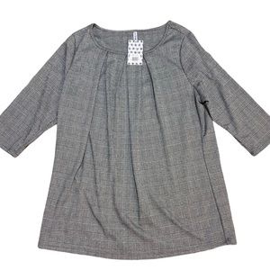 Piphany Mid Sleeve Scoop Neck Top NWT